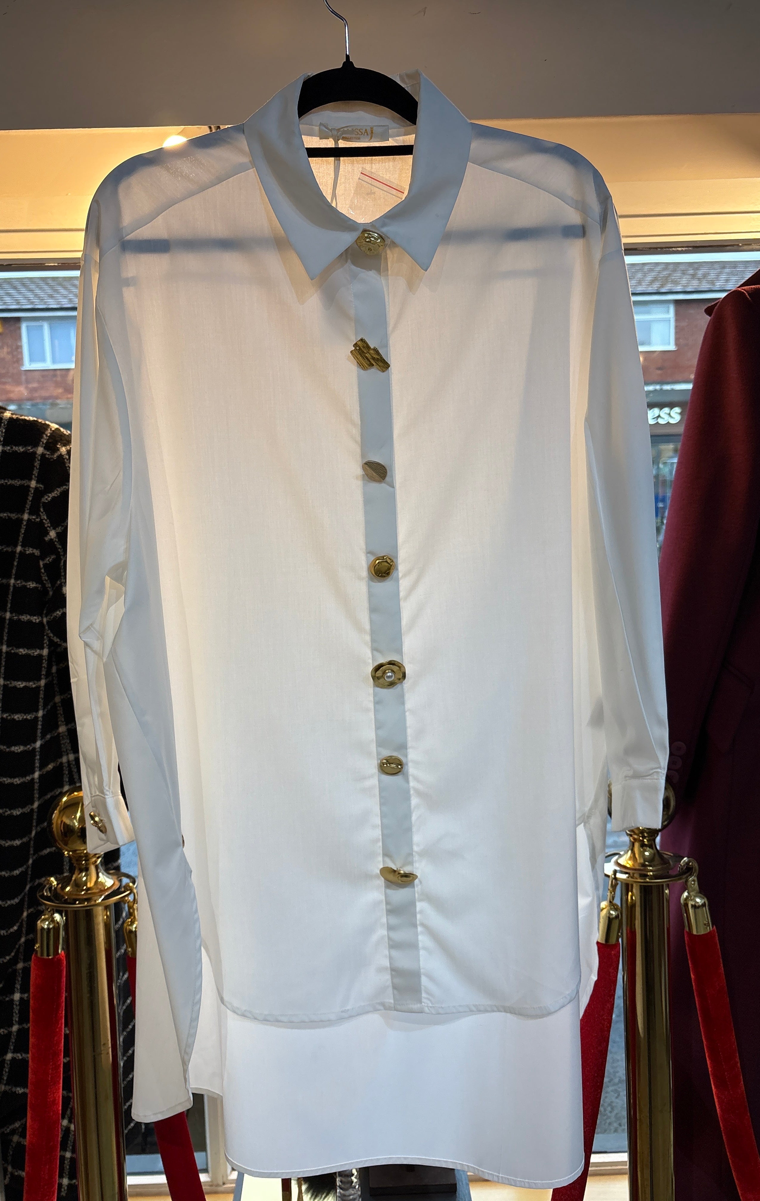 Malissa J WF2604 Dipped Hem Shirt – One Size (Available in White or Black)