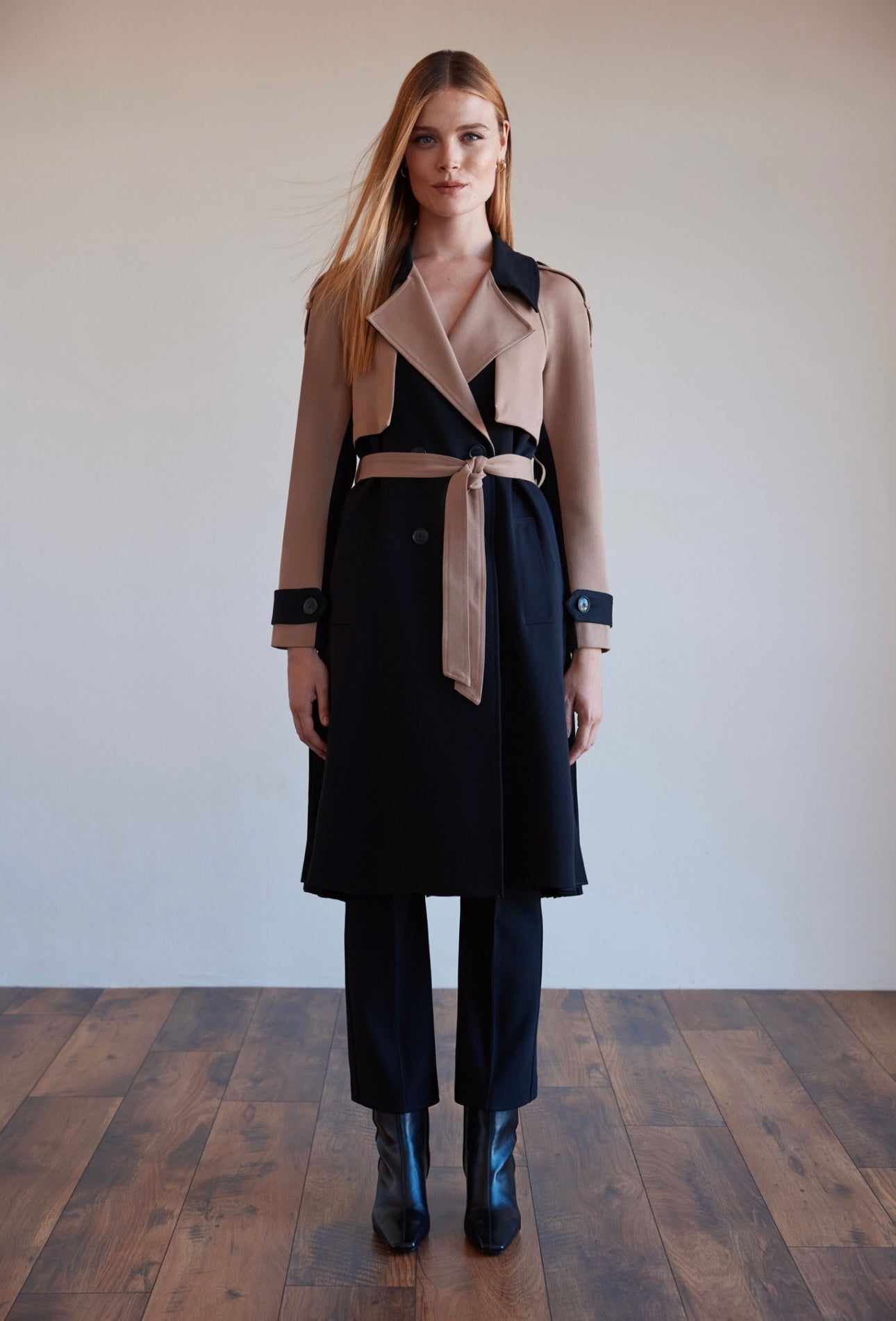 Arggido Camel & Black Trench Coat with Pleated Back – Style 49051