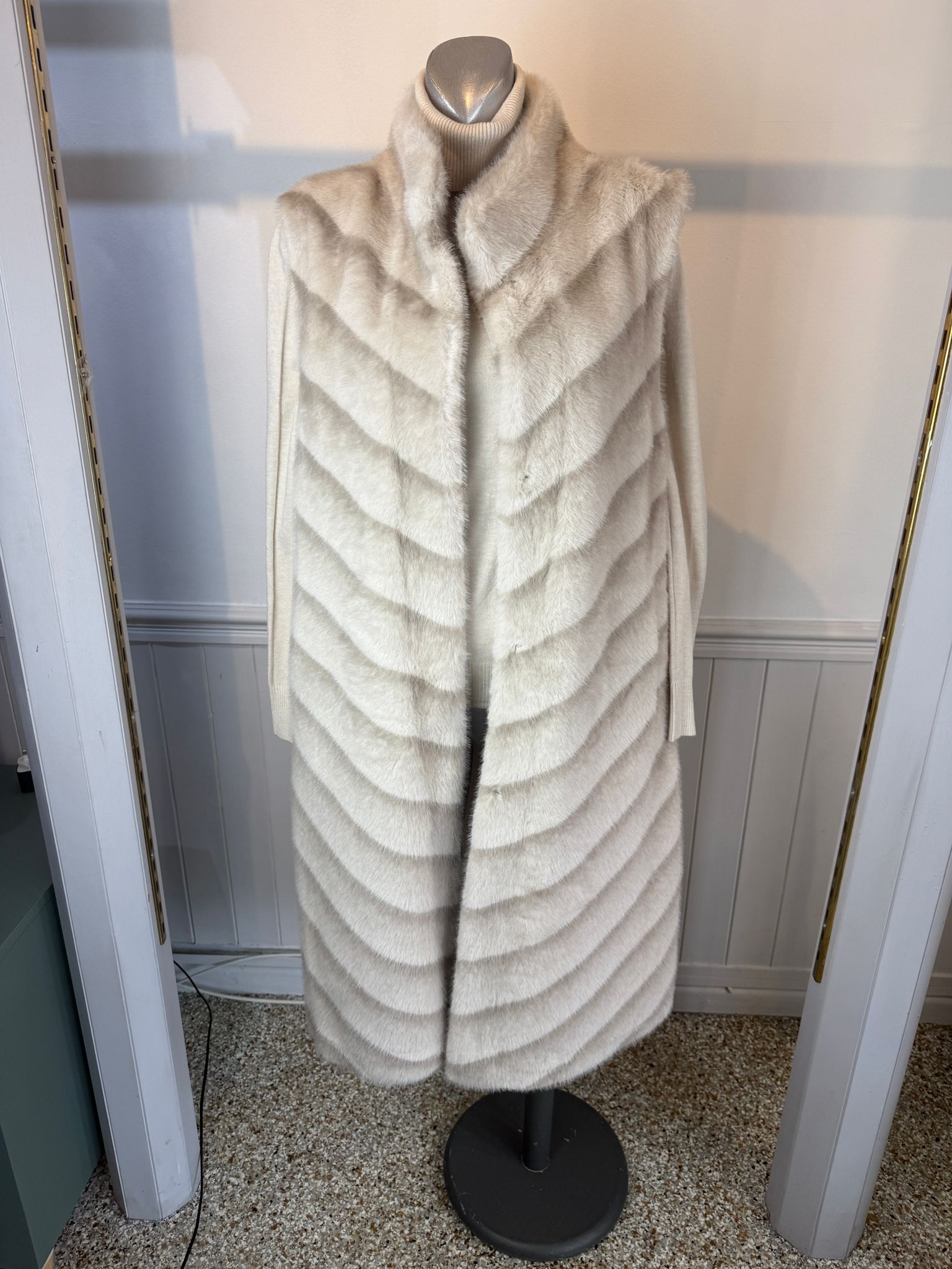 Malissa J Faux Fur Gilet – Stone or Dark Brown (Style GC20333) One Size