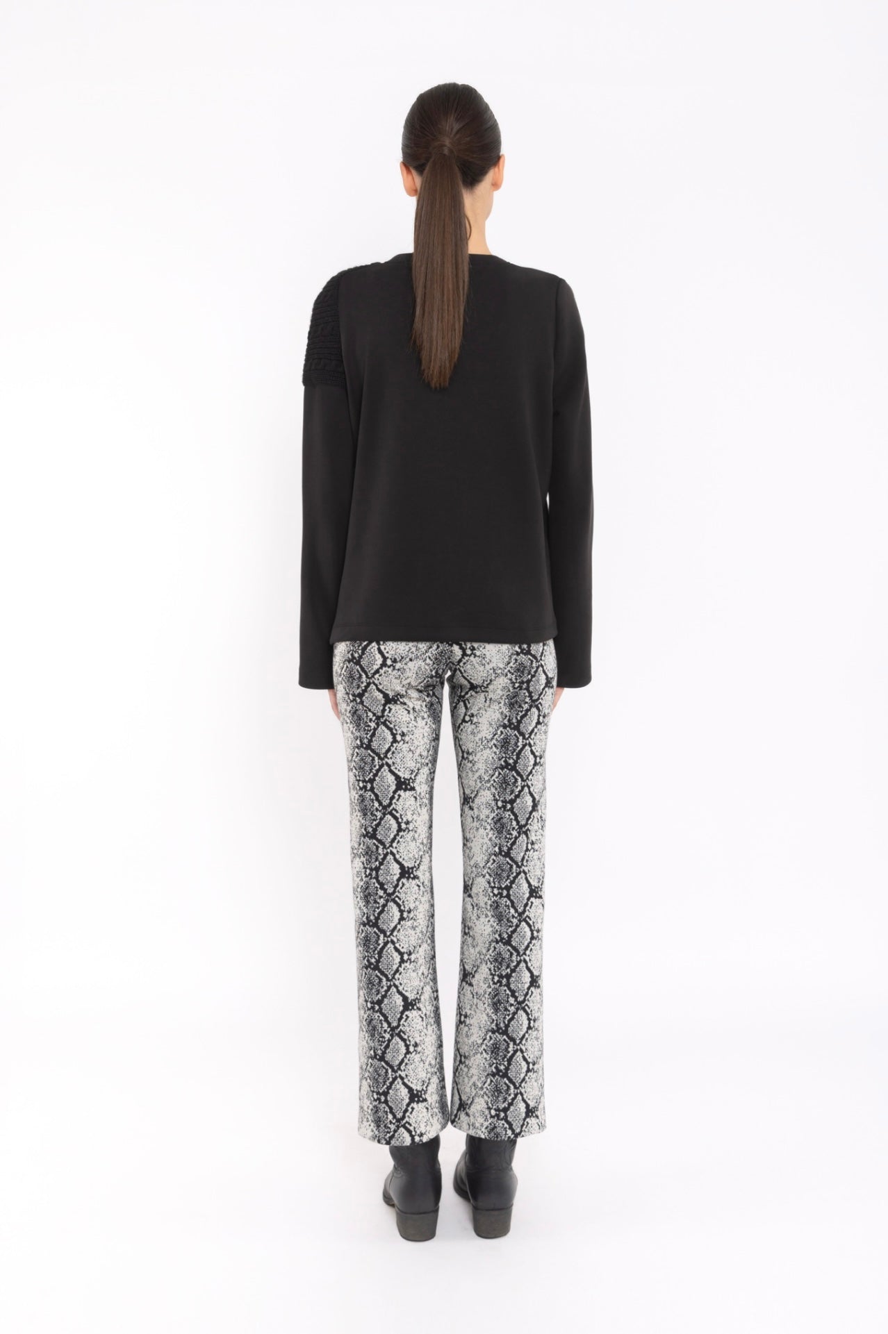 Arggido Black Knit Sweater Style 49072 – Modern Texture Detail