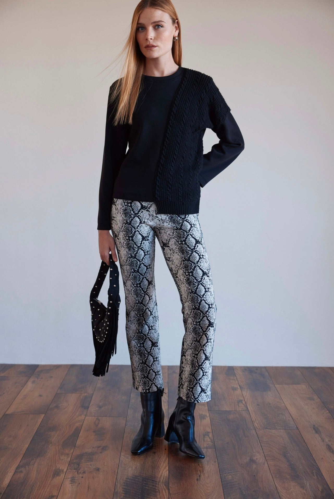 Arggido Black Knit Sweater Style 49072 – Modern Texture Detail