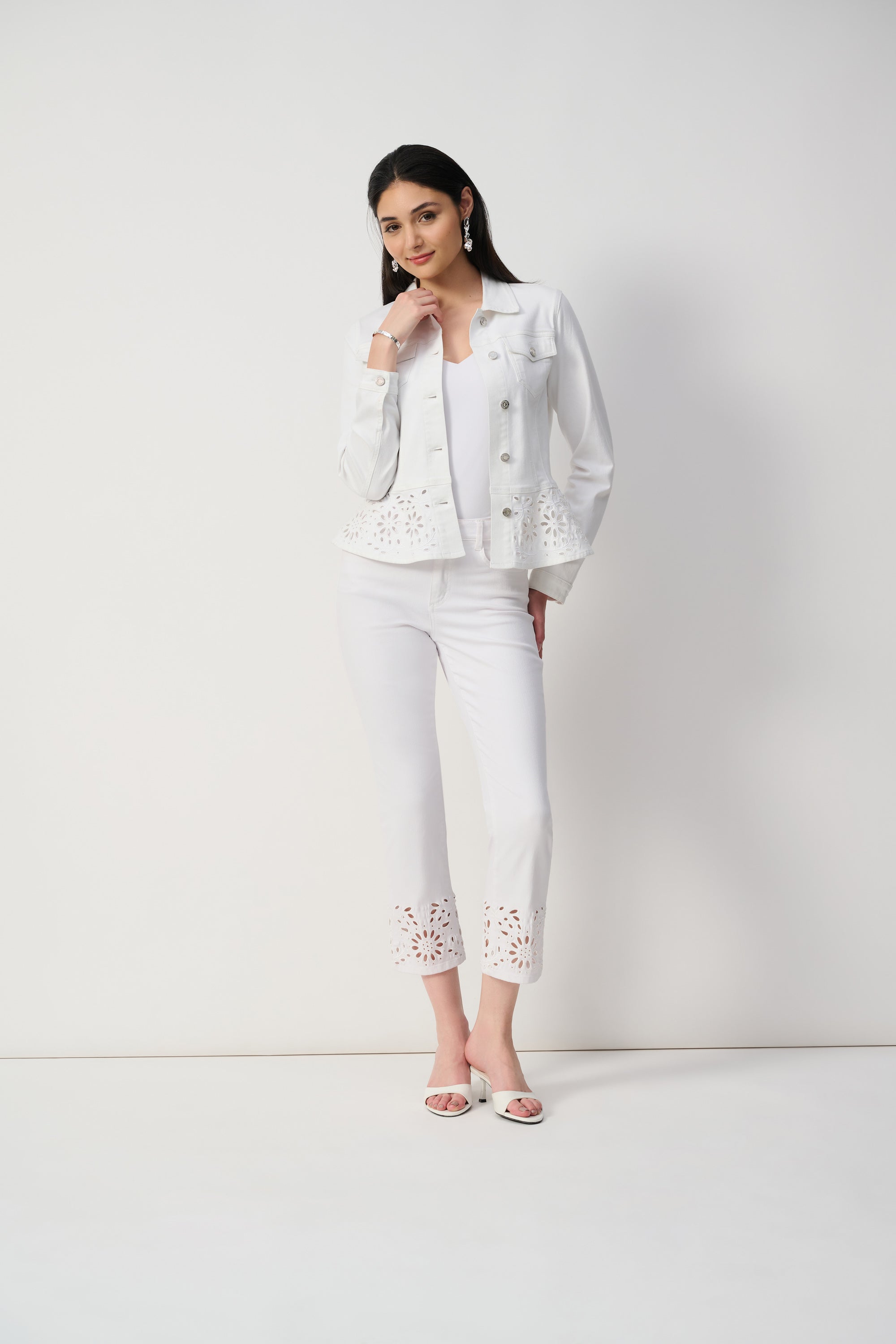 Joseph Ribkoff Straight Fit Cropped Jeans
251965 S/S 2025