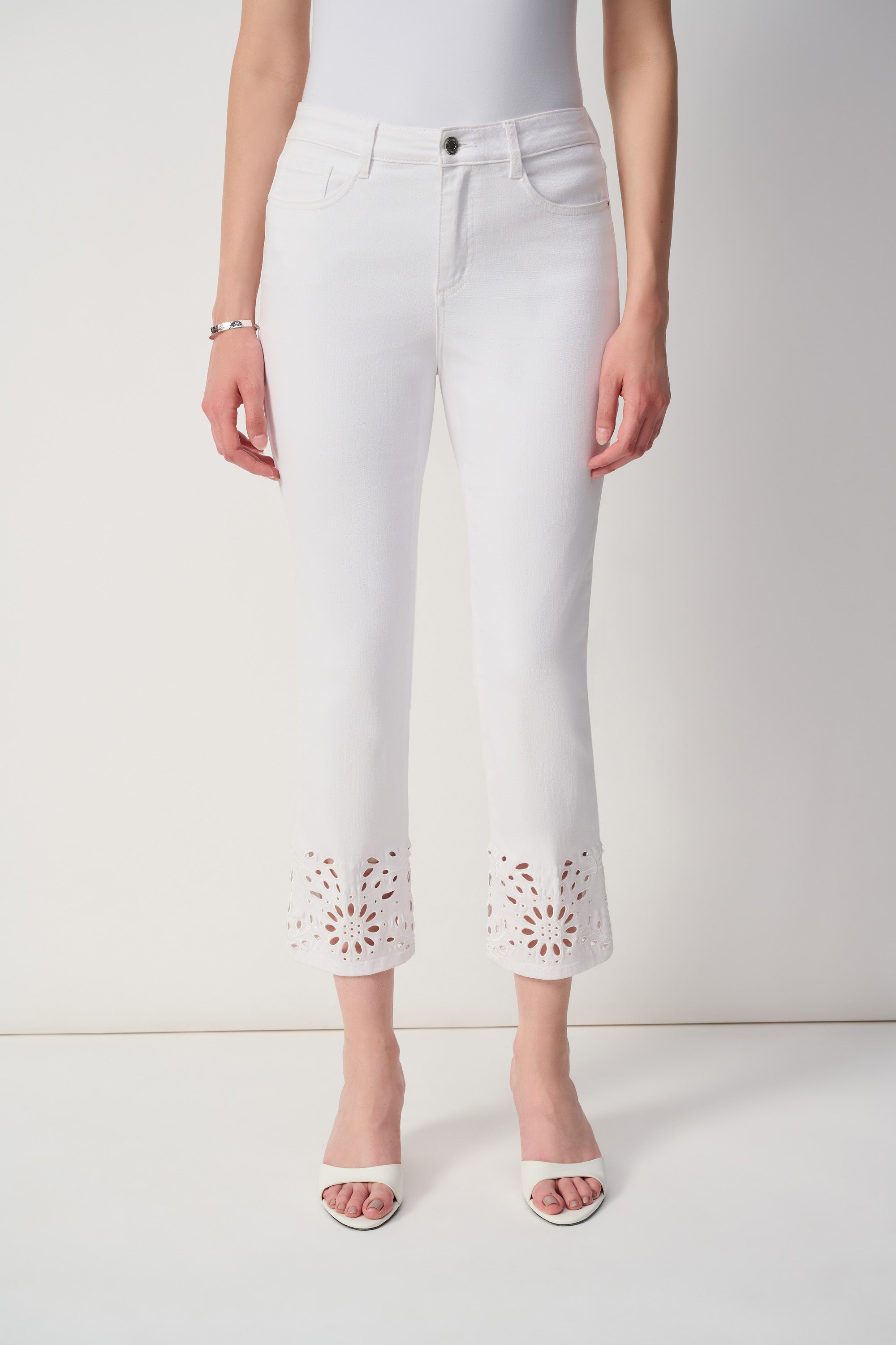 Joseph Ribkoff Straight Fit Cropped Jeans
251965 S/S 2025