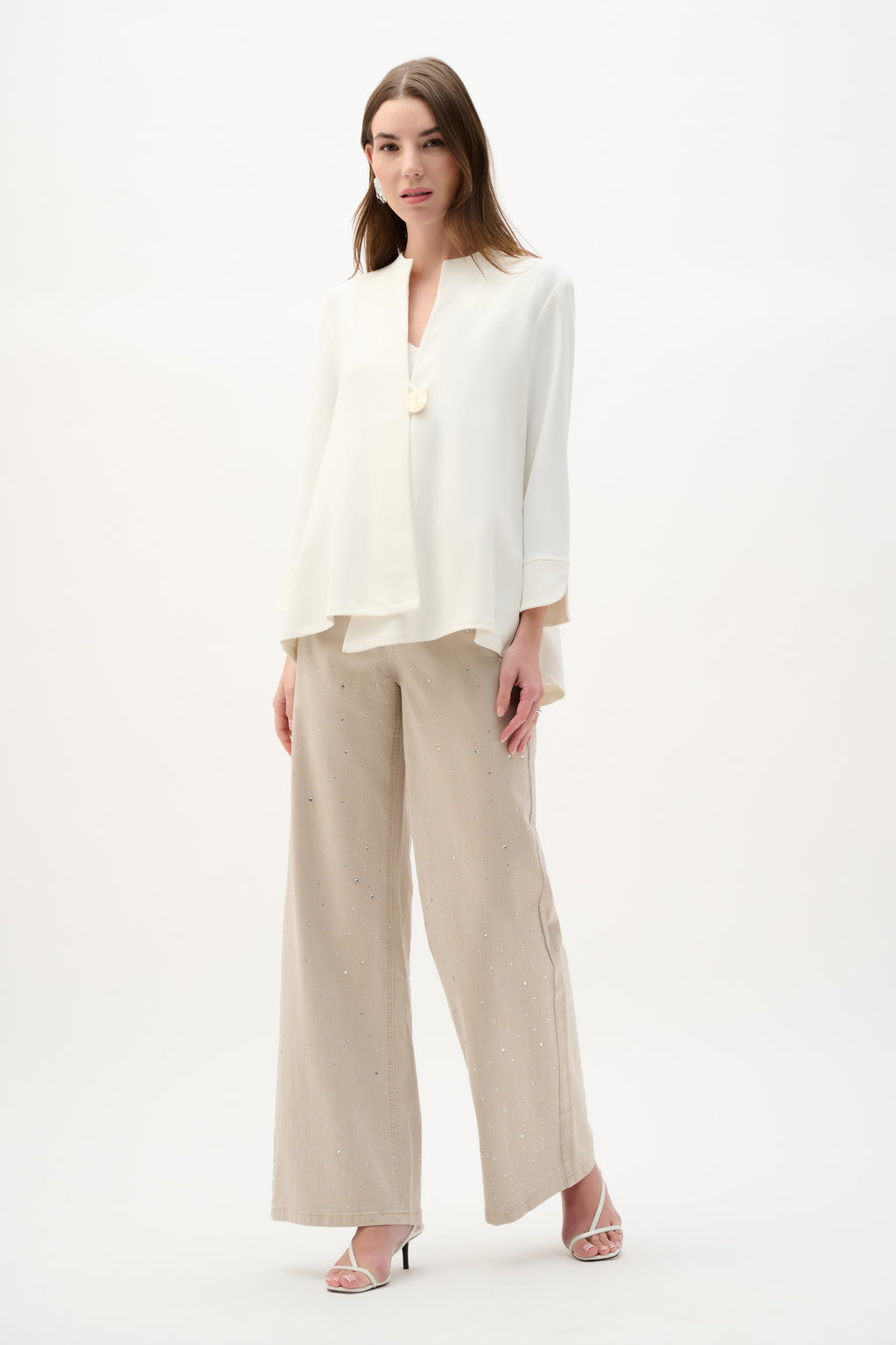 Woven Twill Swing Jacket With Statement Button
262063 Off White