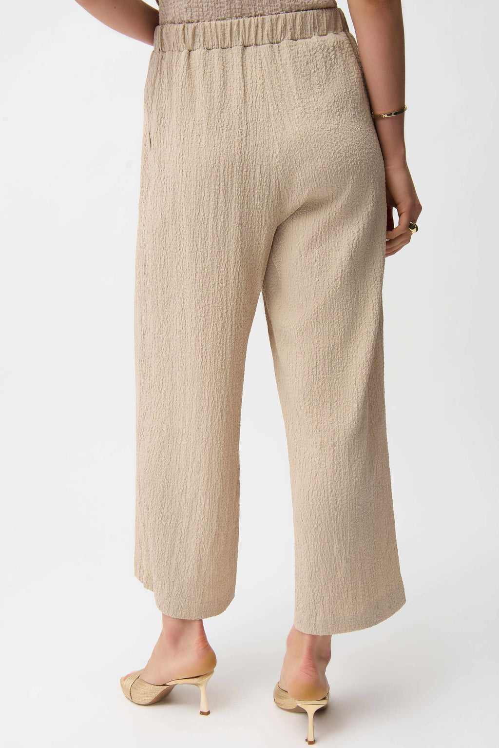 Joseph Ribkoff Seersucker Pull-On Crop Pants With Front Pockets
261197