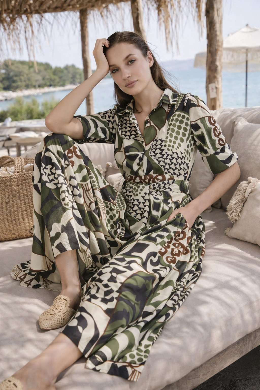 Tricot Chic Abstract Print Maxi Dress – Style U474