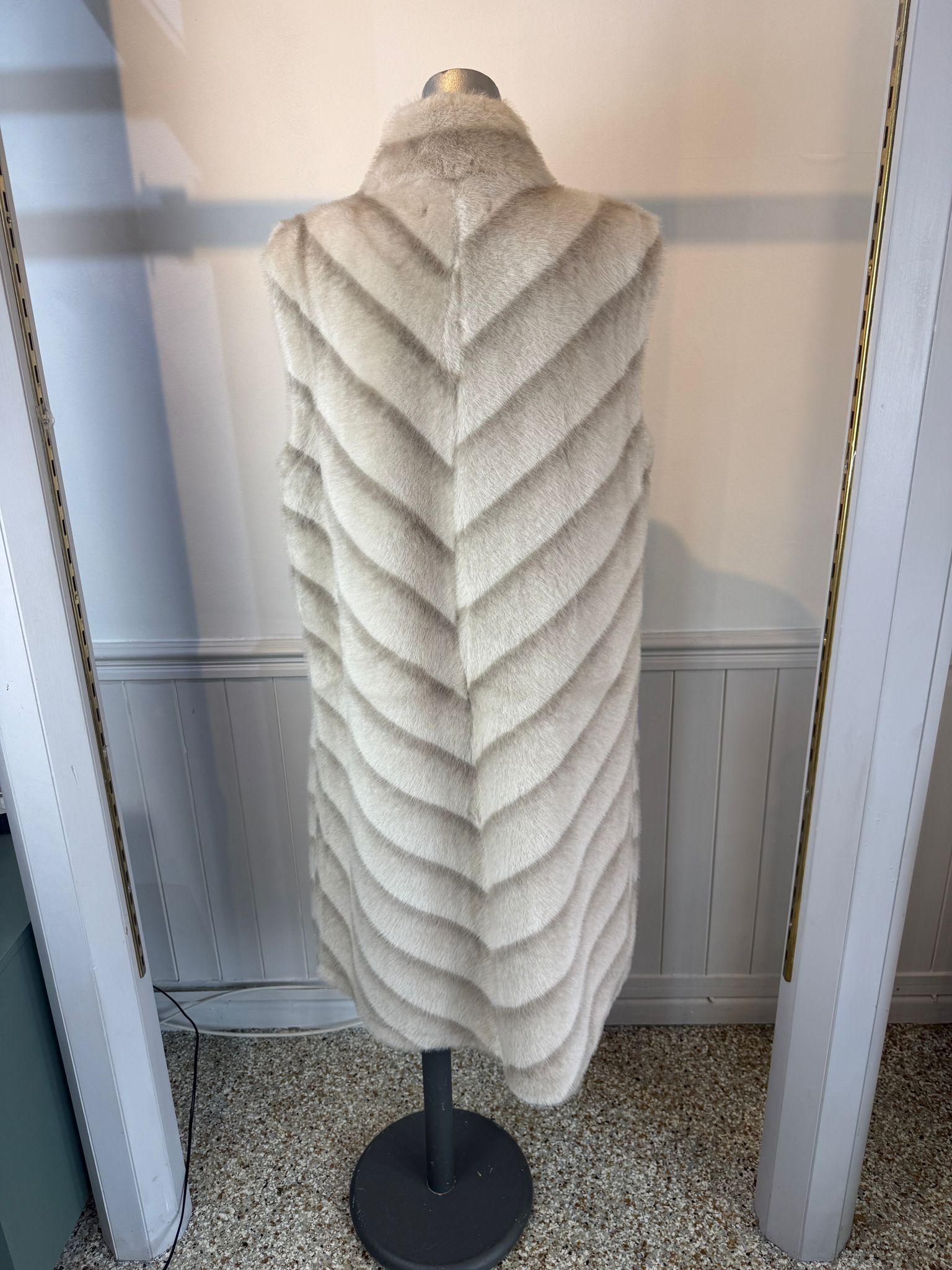 Malissa J Faux Fur Gilet – Stone or Dark Brown (Style GC20333) One Size