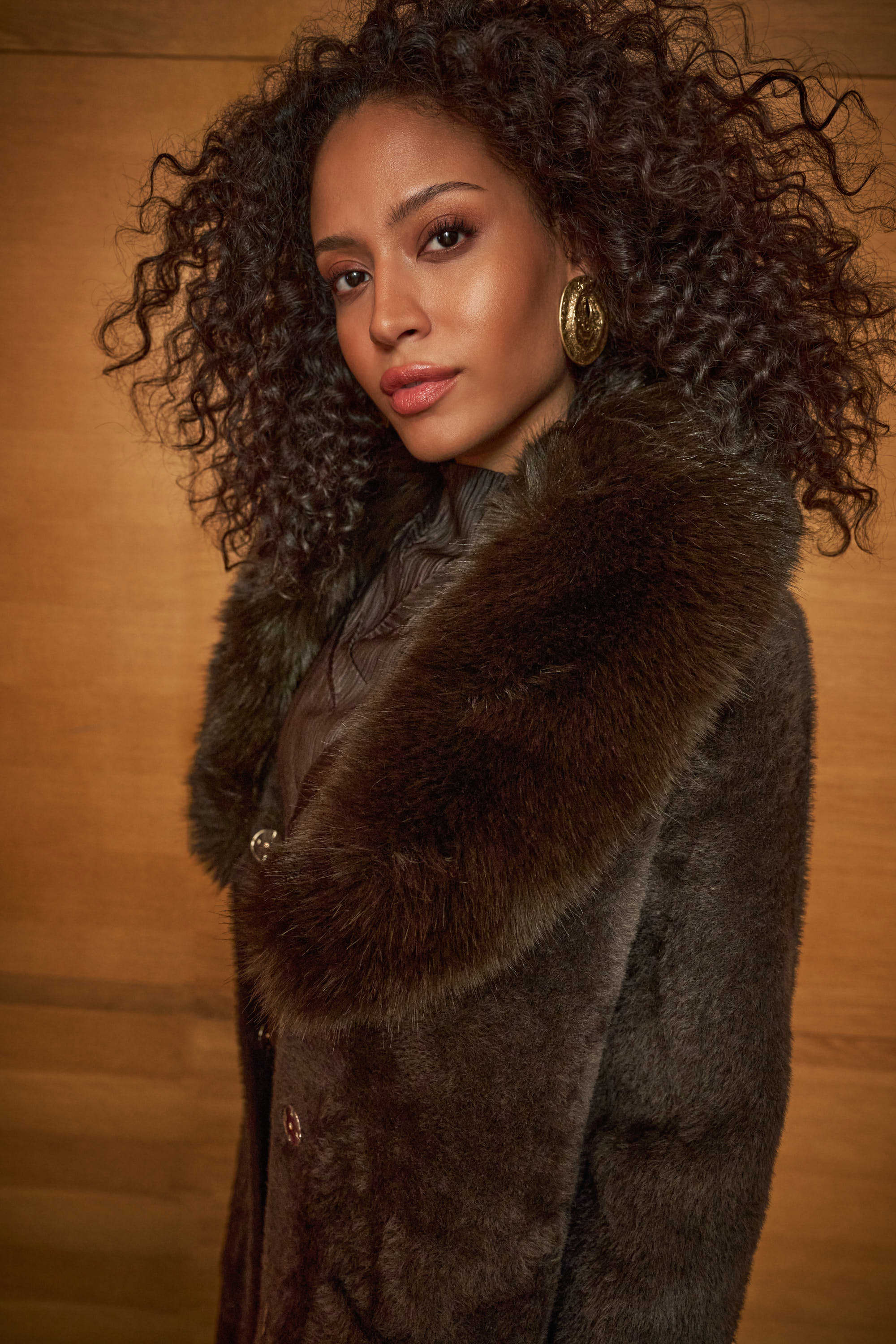 Joseph Ribkoff Feather Yarn Coat With Detachable Faux Fur Collar
263973 Mocha