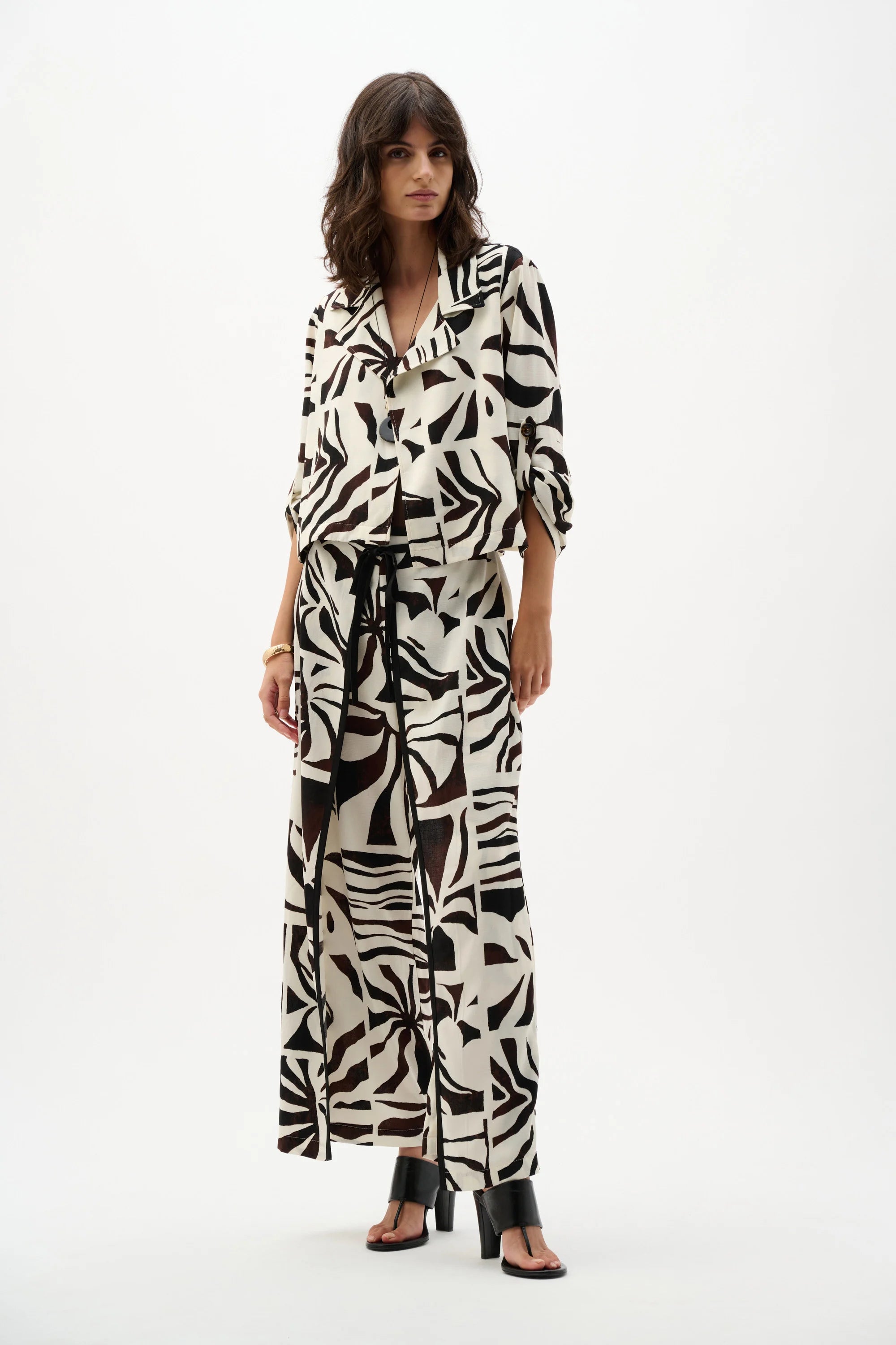 Joseph Ribkoff Woven Gauze Tropical Print Boxy Blazer
262193