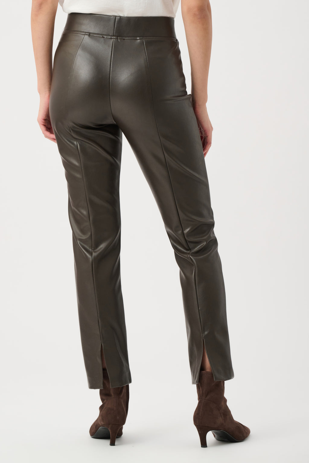 Joseph Ribkoff Bonded Leatherette Straight Pull-On Pants
263232 Mocha