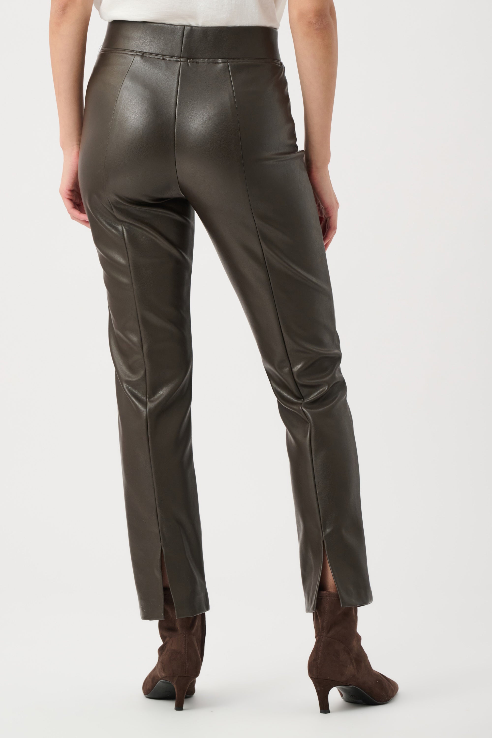 Joseph Ribkoff Bonded Leatherette Straight Pull-On Pants
263232 Mocha