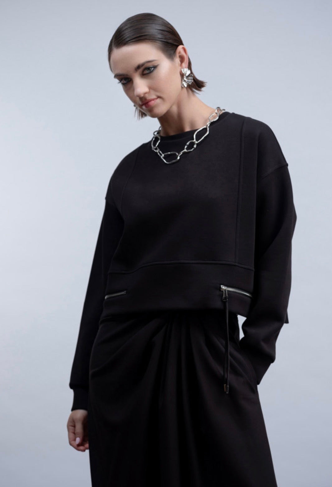 Haako Black Cropped Zip Sweatshirt H2024