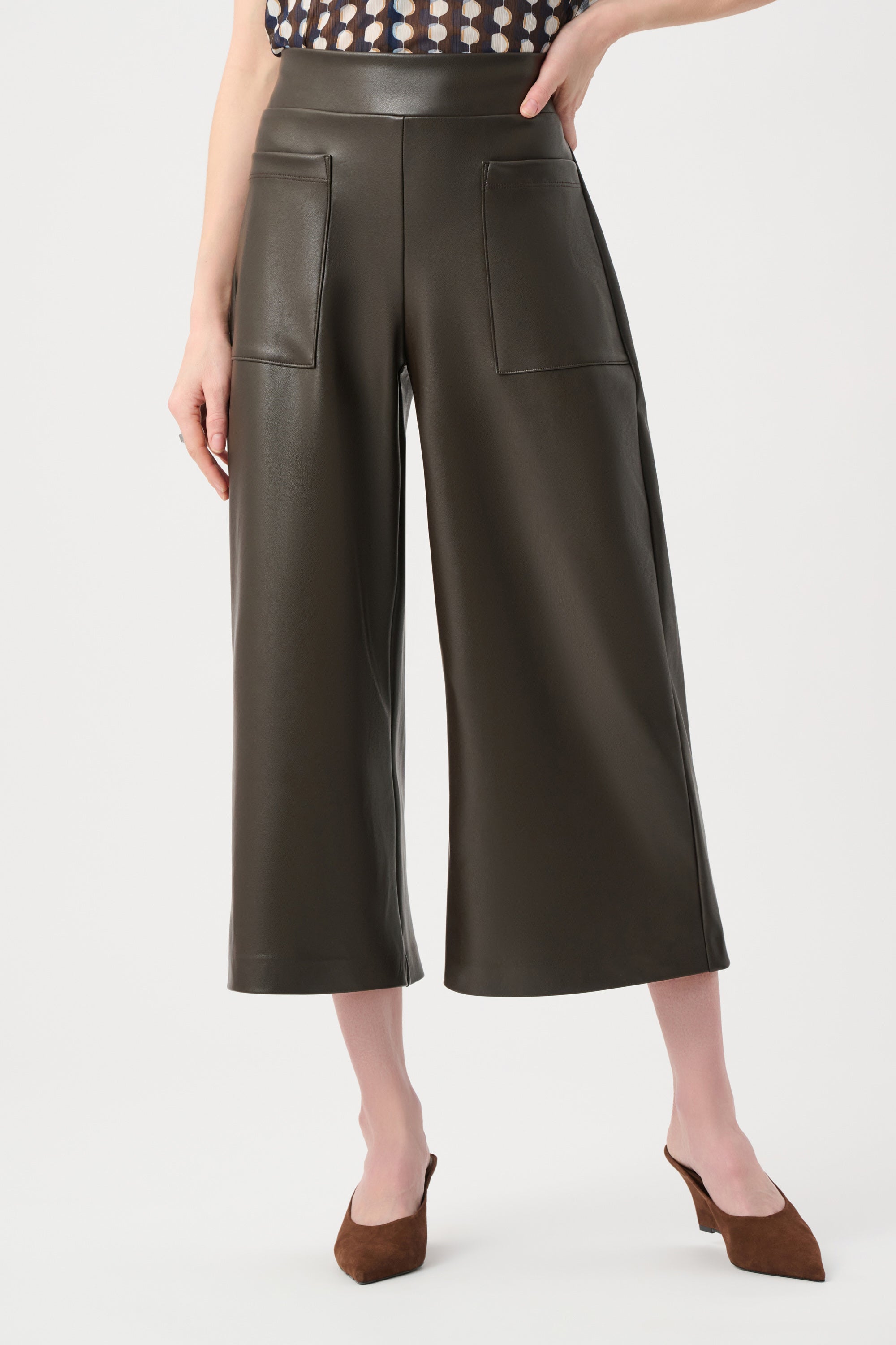 Joseph Ribkoff Leatherette Pull-On Culotte Pants
263096 Mocha