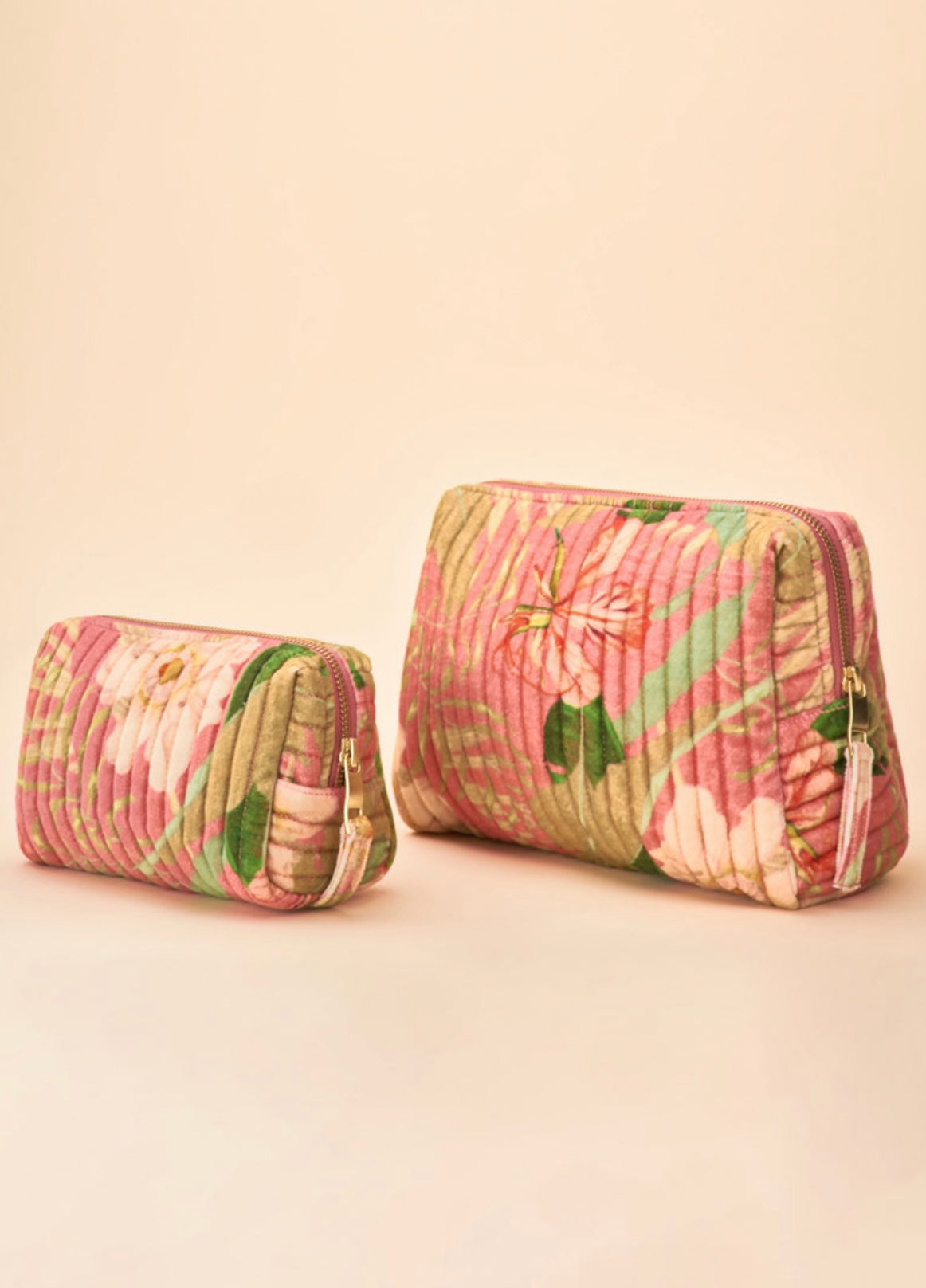Powder - Small Quilted Vanity Bag - Delicate Tropical, Candy