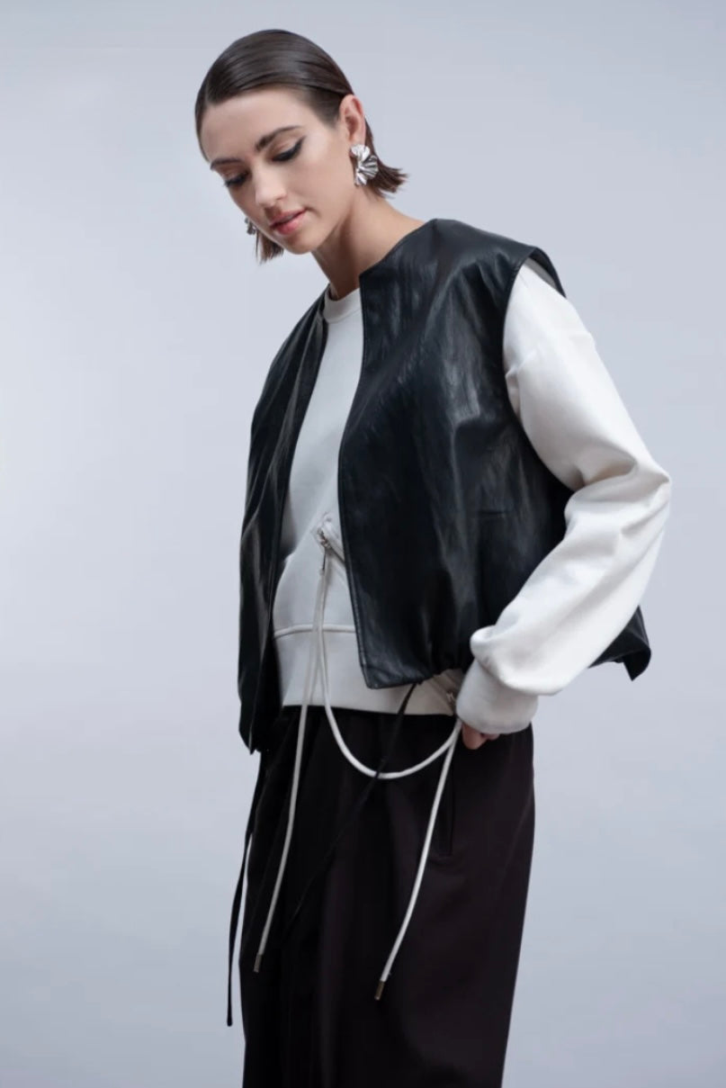 Haako Black Toggled Waistcoat H2001