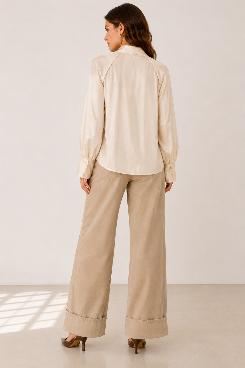 Made in Italy Oyster Pussy Bow Blouse – One Size