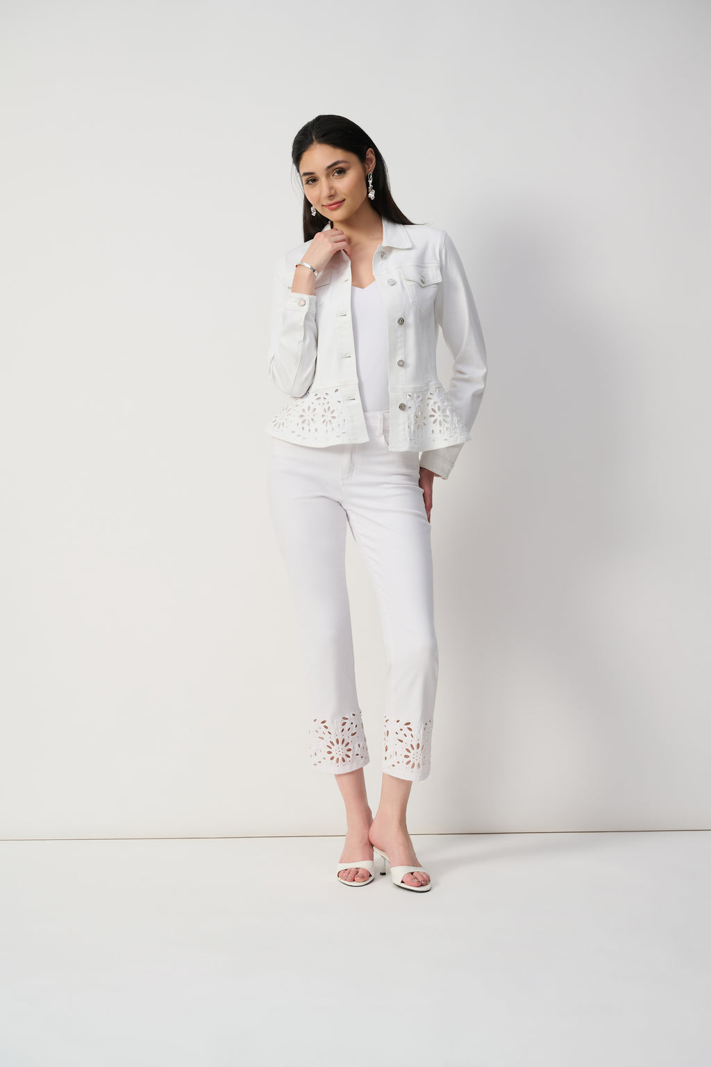 Joseph Ribkoff Straight Fit Cropped Jeans
251965 S/S 2025