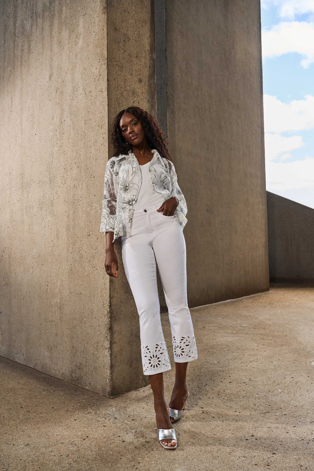 Joseph Ribkoff Straight Fit Cropped Jeans
251965 S/S 2025