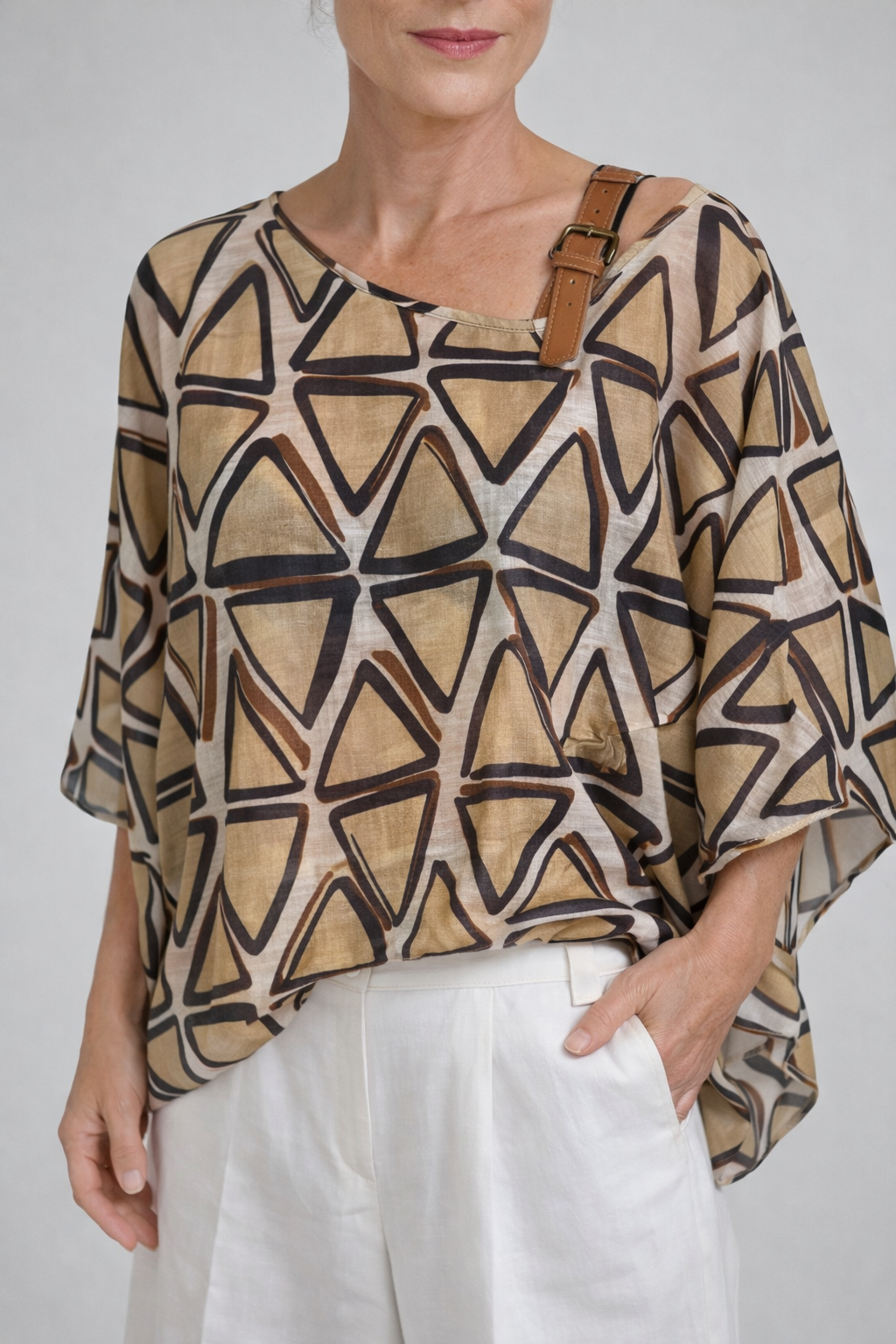 Tricot Chic Buckle Detail Asymmetrical Top – Style U191